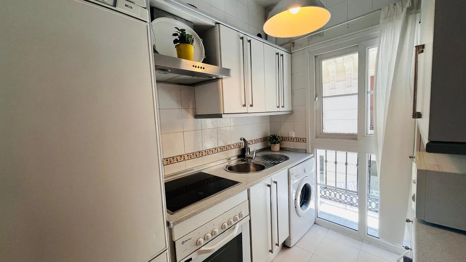 Homely Malaga Atarazanas Апартаменты