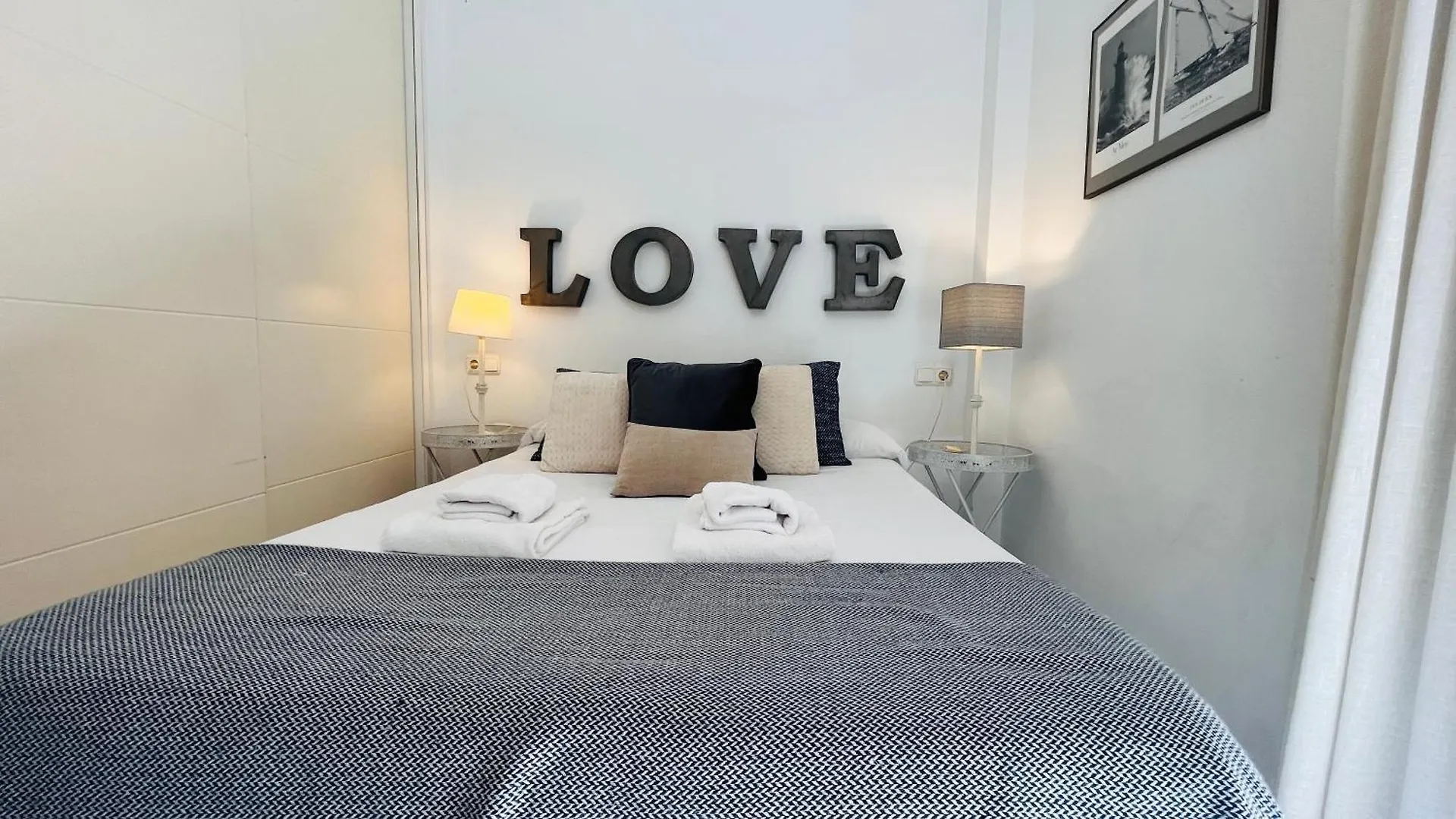 Homely Malaga Atarazanas Апартаменты