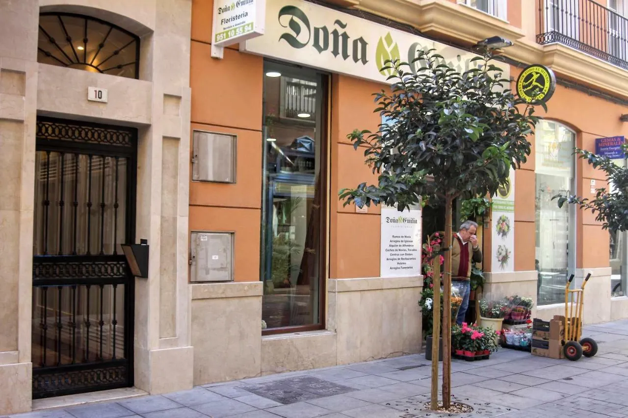 Homely Malaga Atarazanas Апартаменты